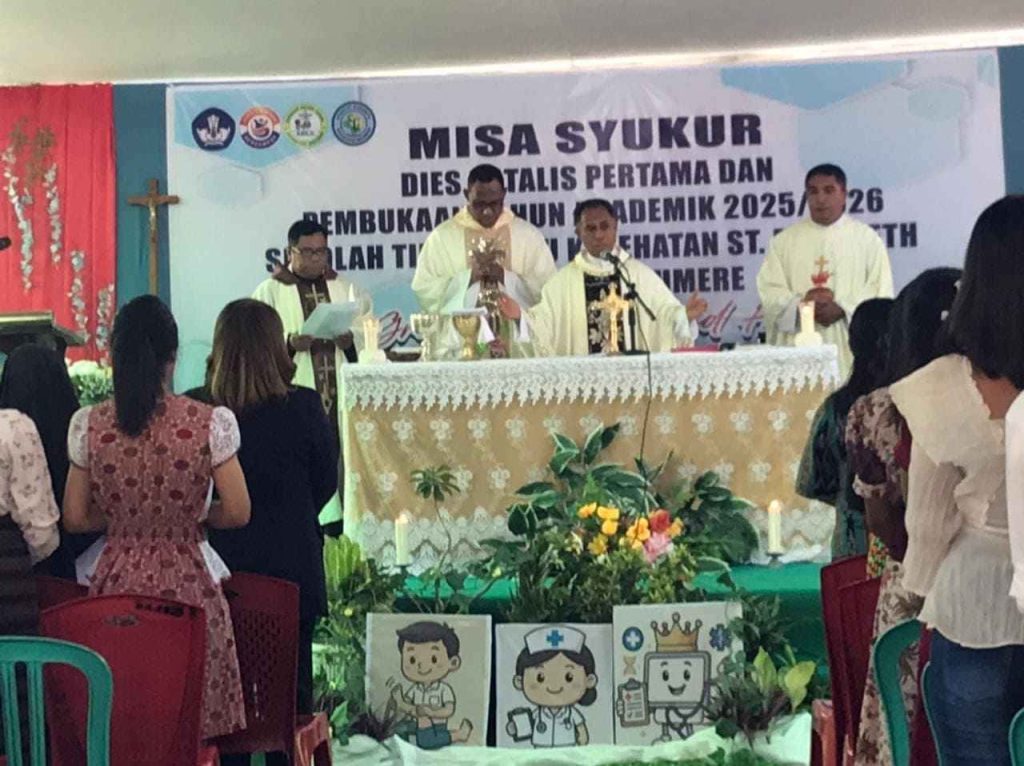 STIKES St. Elisabeth Keuskupan Maumere Peringati Dies Natalis dan Awali Tahun Akademik 2025/2026 dengan Doa Perdamaian