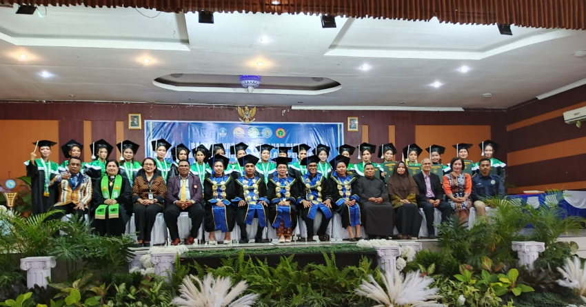 wisuda stikes st. elisabeth keuskupan maumere